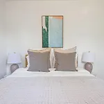 Cozy Retreat W Pool Prime Location
